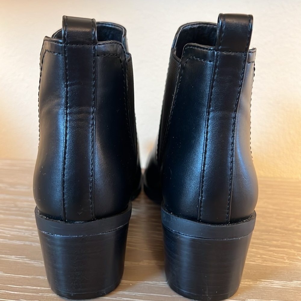 NWOT, Report Zerega Black Vegan Leather Ankle Booties - Picture 7 of 9